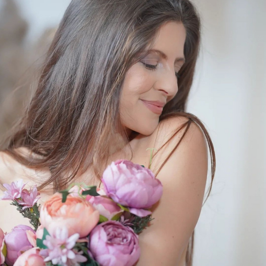Weiblichkeit und Blumen