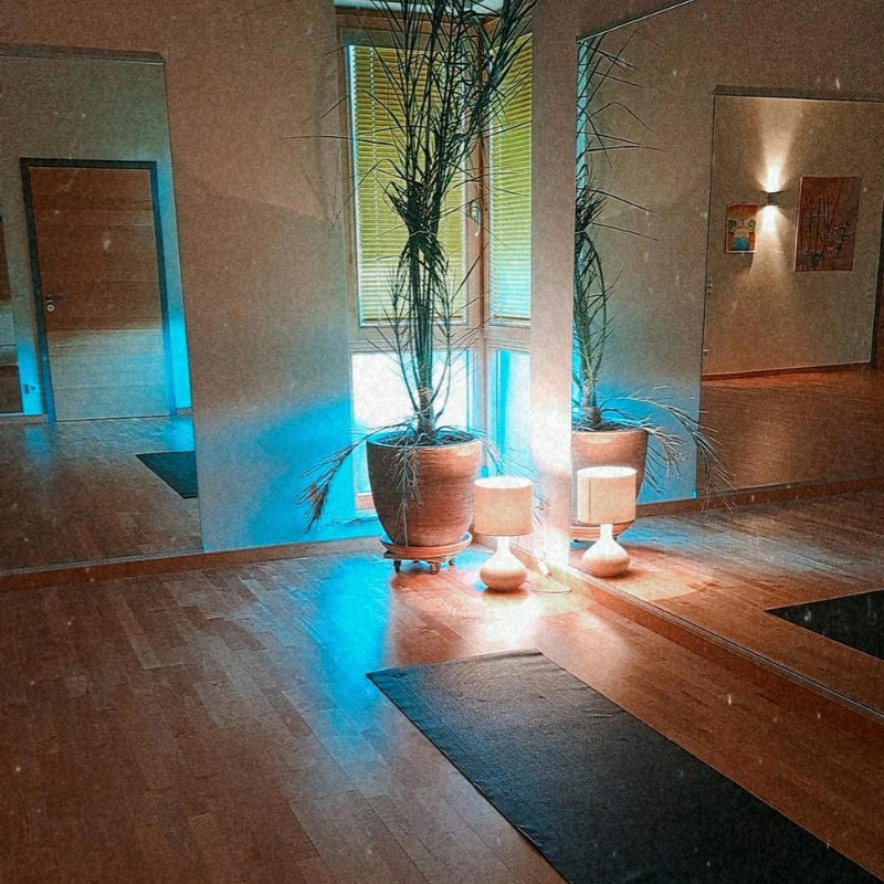 ein schöner Yoga-Raum